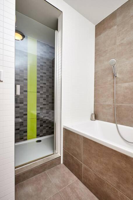 Luxury Apartment In Prague And Free Parking Luaran gambar