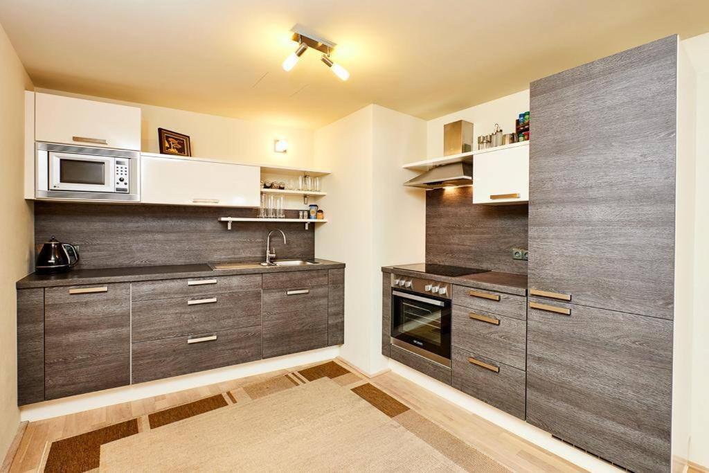 Luxury Apartment In Prague And Free Parking Luaran gambar