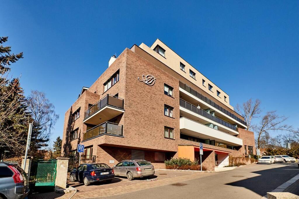 Luxury Apartment In Prague And Free Parking Luaran gambar
