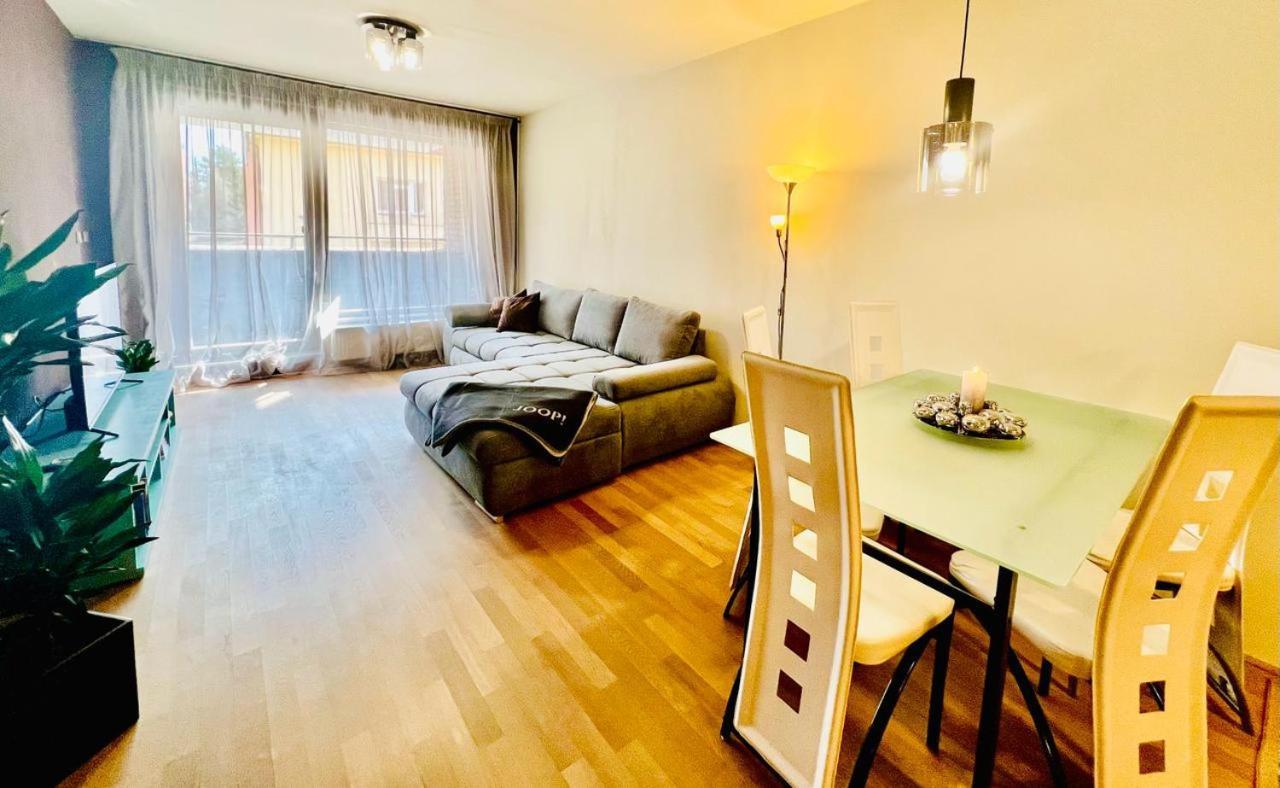 Luxury Apartment In Prague And Free Parking Luaran gambar