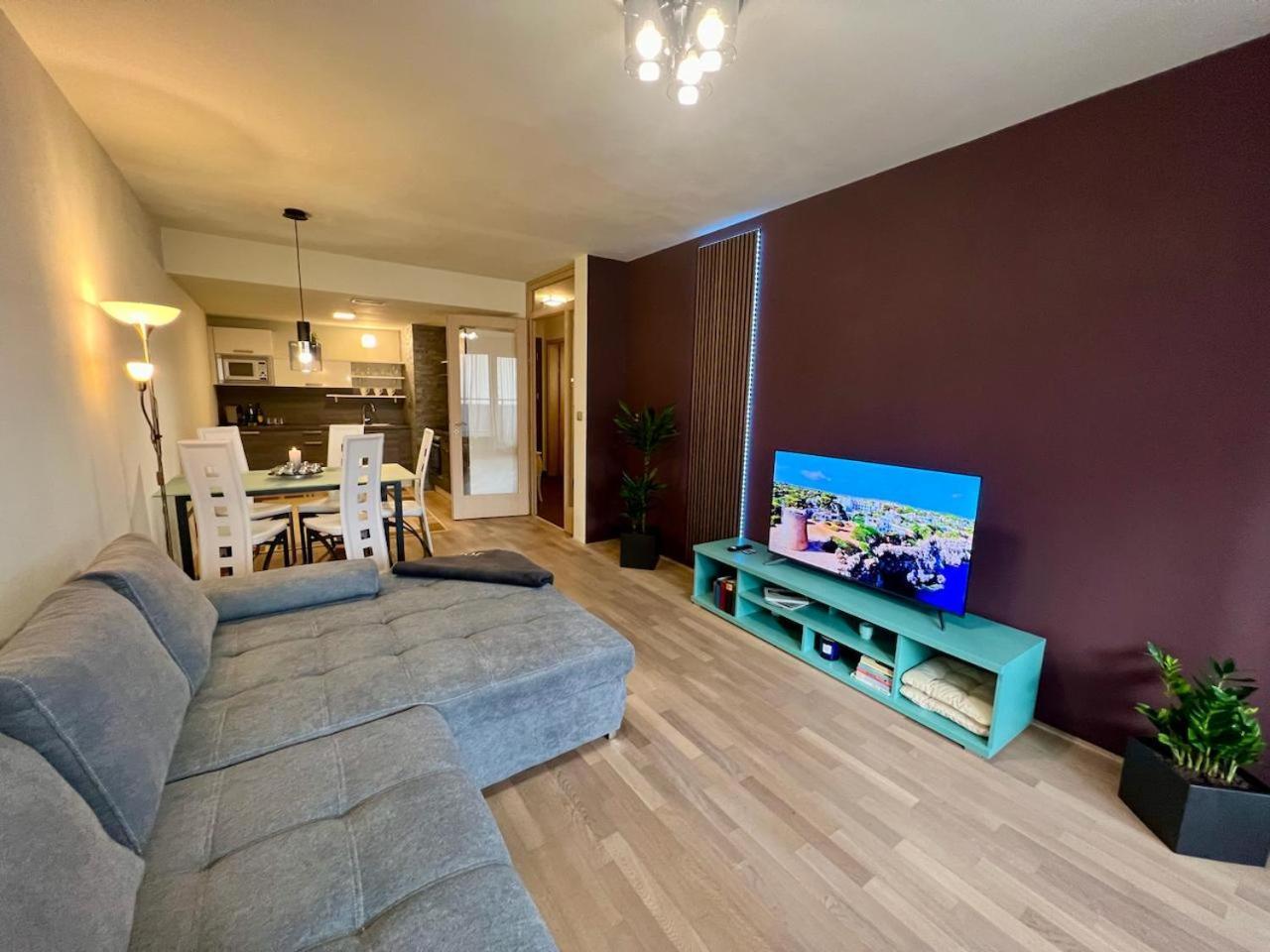 Luxury Apartment In Prague And Free Parking Luaran gambar