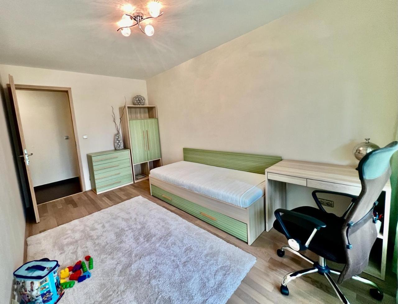 Luxury Apartment In Prague And Free Parking Luaran gambar